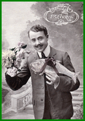 Homme &eacute;l&eacute;gant avec un poisson amusant